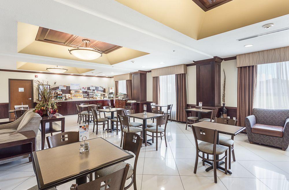 Holiday Inn Express Hotel & Suites Byram By Ihg Bagian luar foto