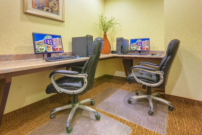 Holiday Inn Express Hotel & Suites Byram By Ihg Bagian luar foto