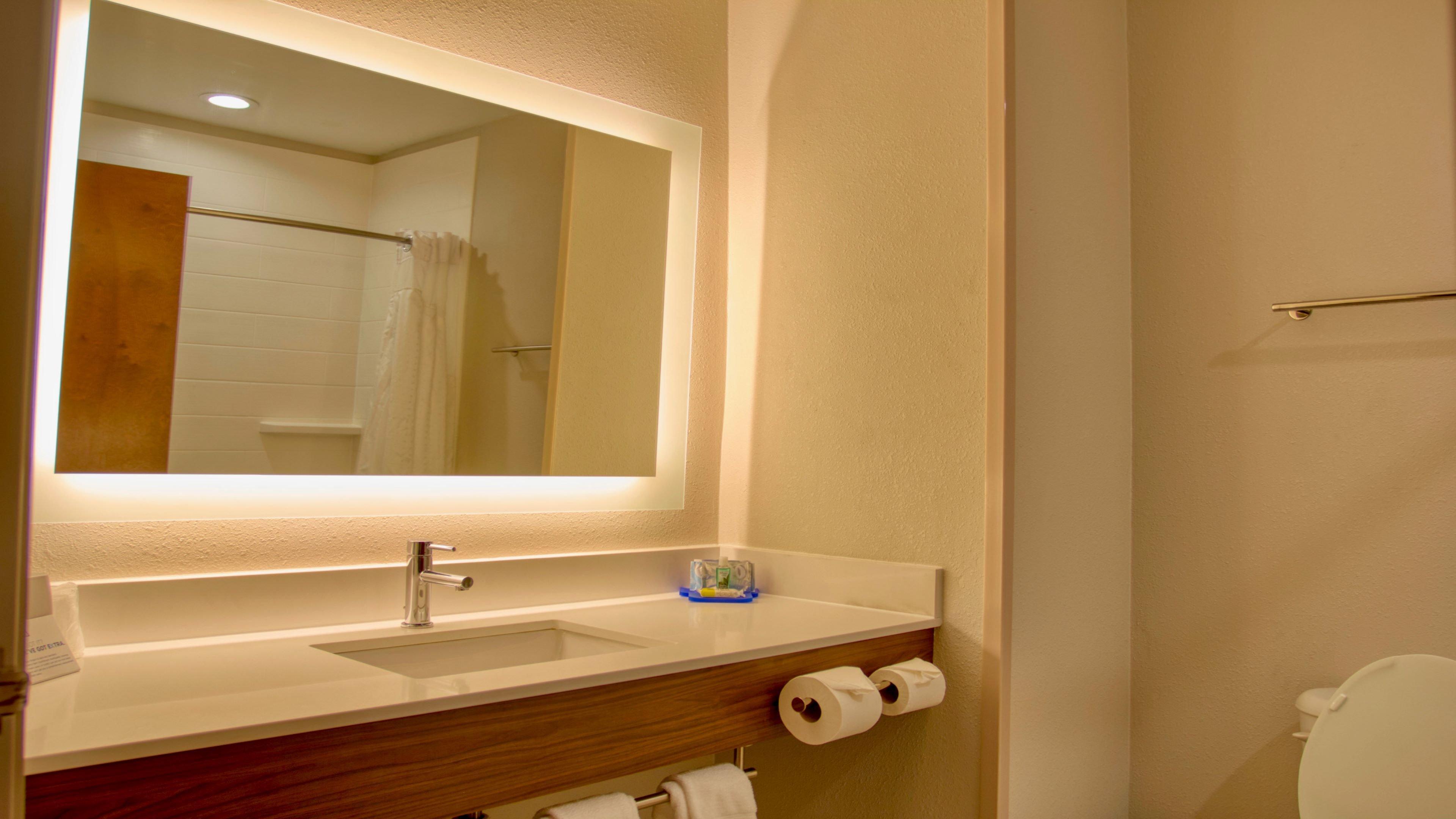 Holiday Inn Express Hotel & Suites Byram By Ihg Bagian luar foto