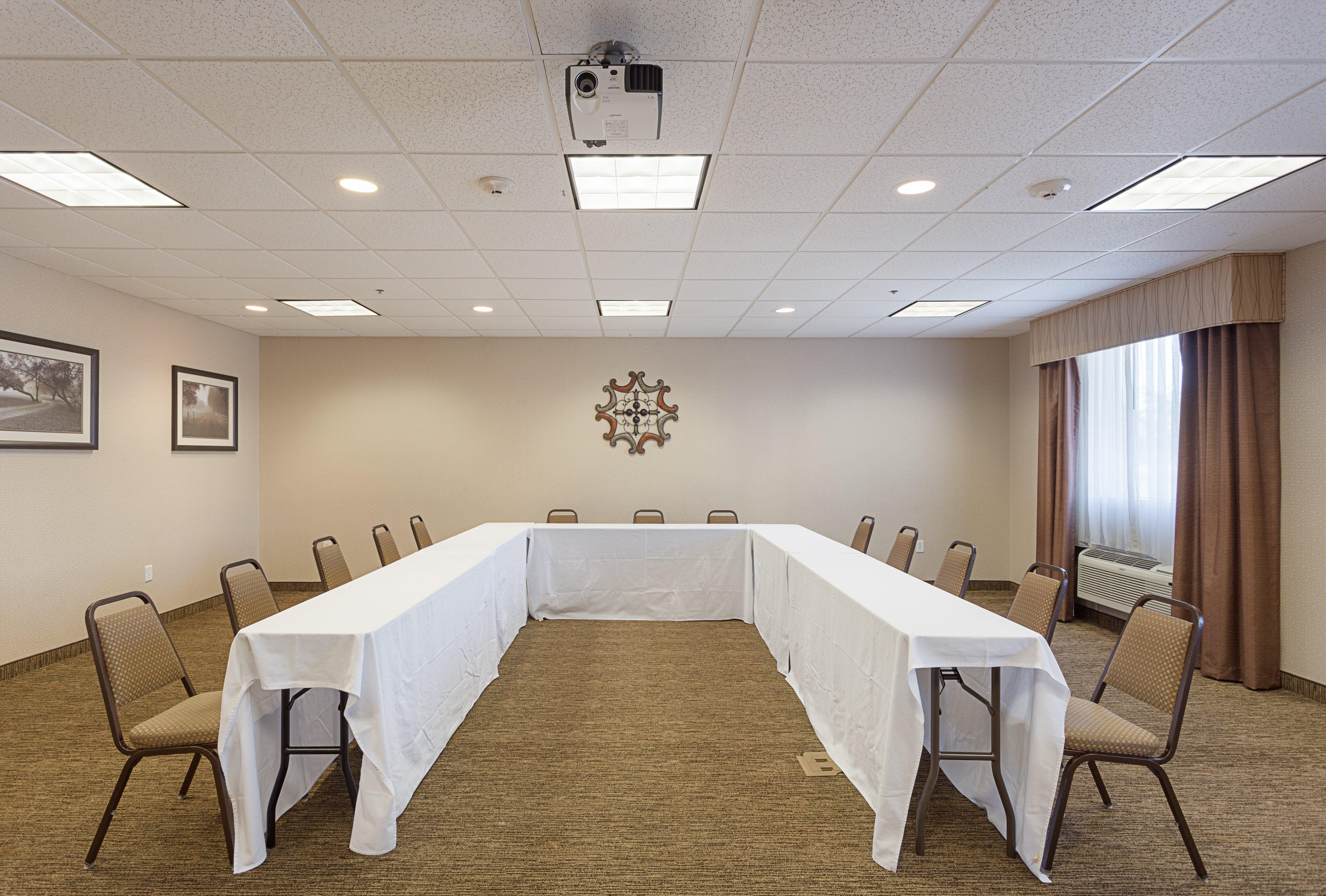 Holiday Inn Express Hotel & Suites Byram By Ihg Bagian luar foto