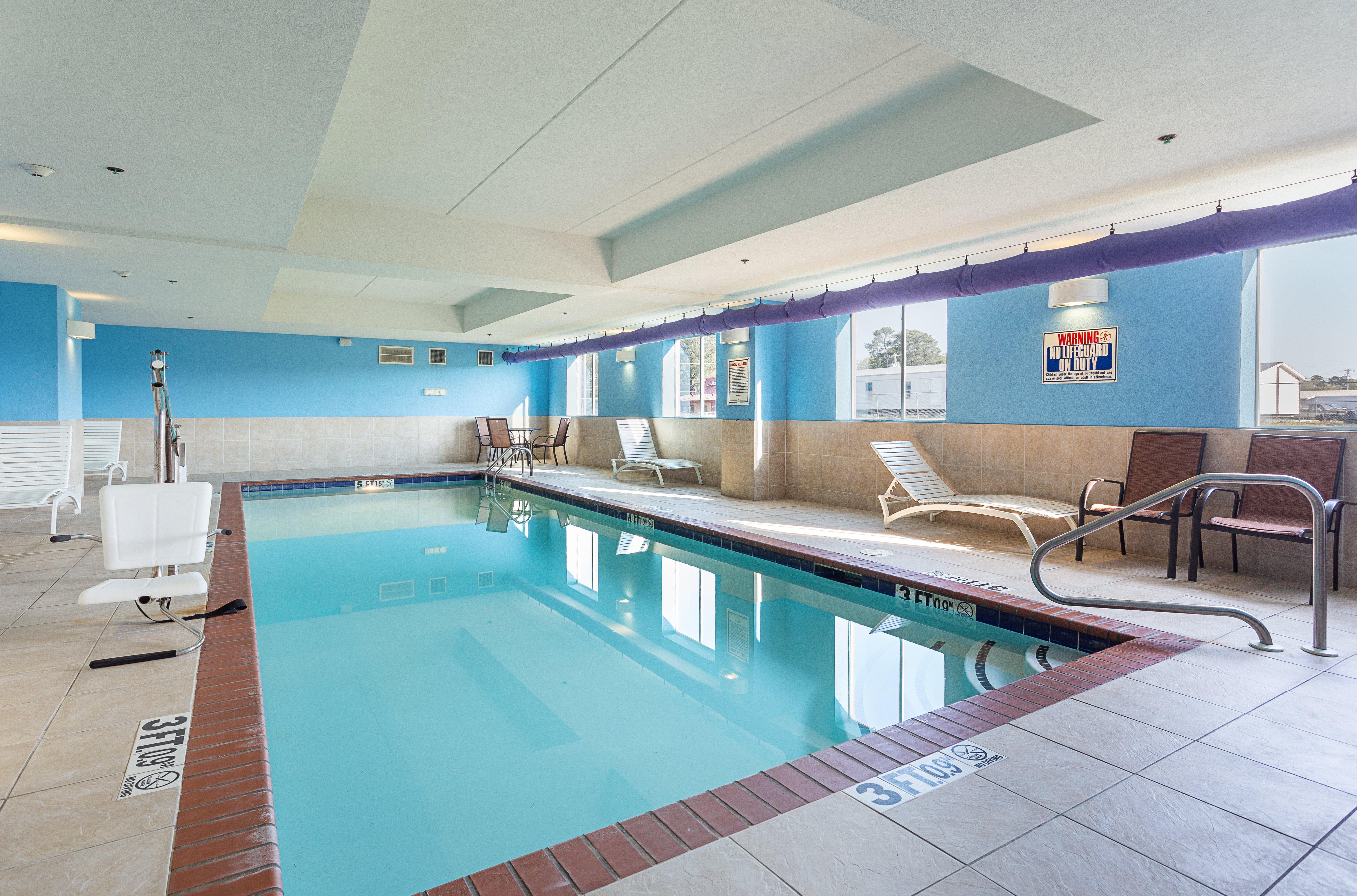 Holiday Inn Express Hotel & Suites Byram By Ihg Bagian luar foto