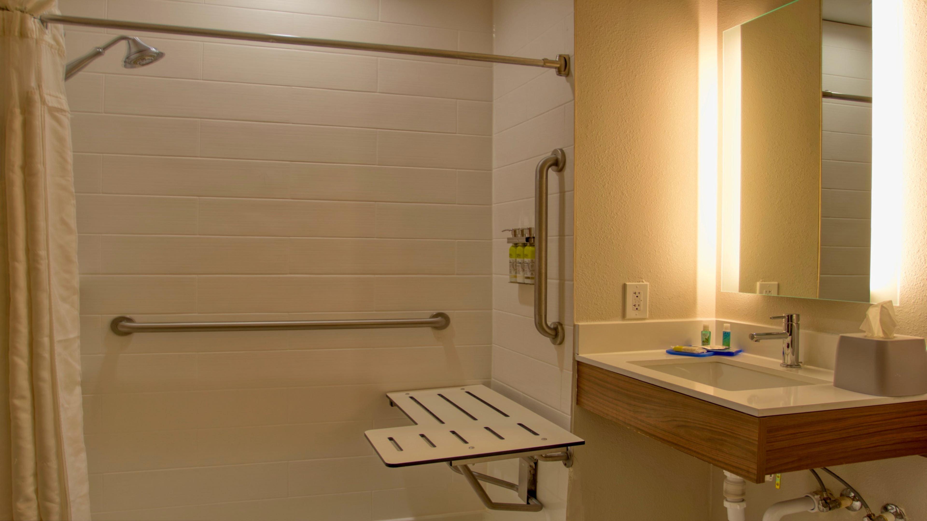 Holiday Inn Express Hotel & Suites Byram By Ihg Bagian luar foto