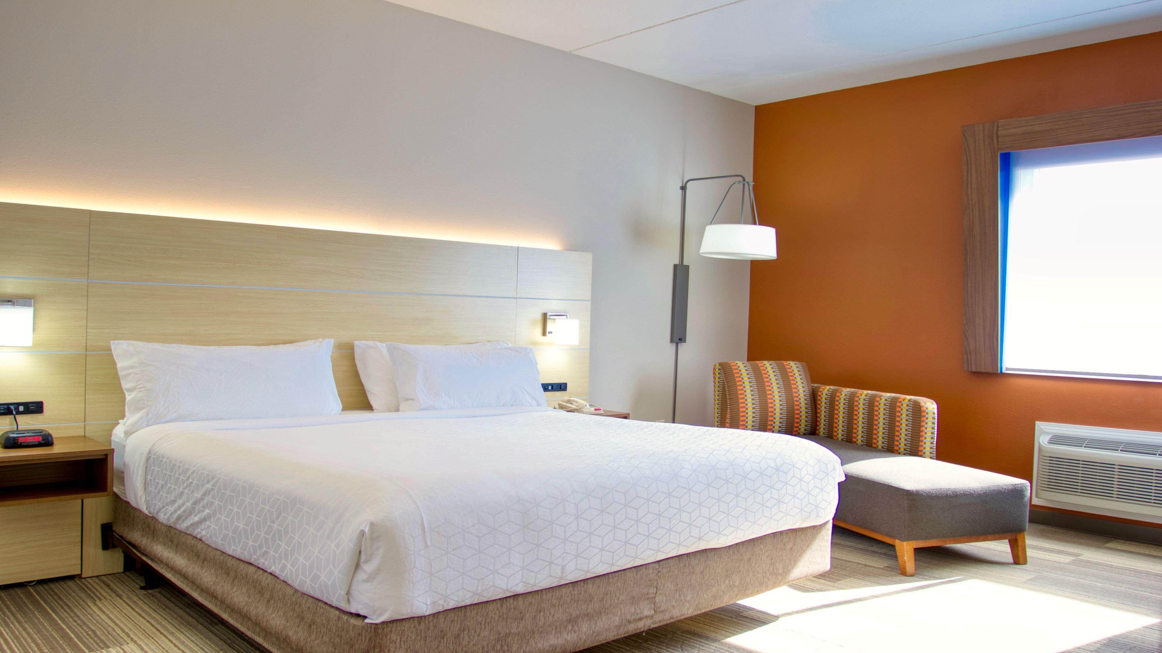 Holiday Inn Express Hotel & Suites Byram By Ihg Bagian luar foto