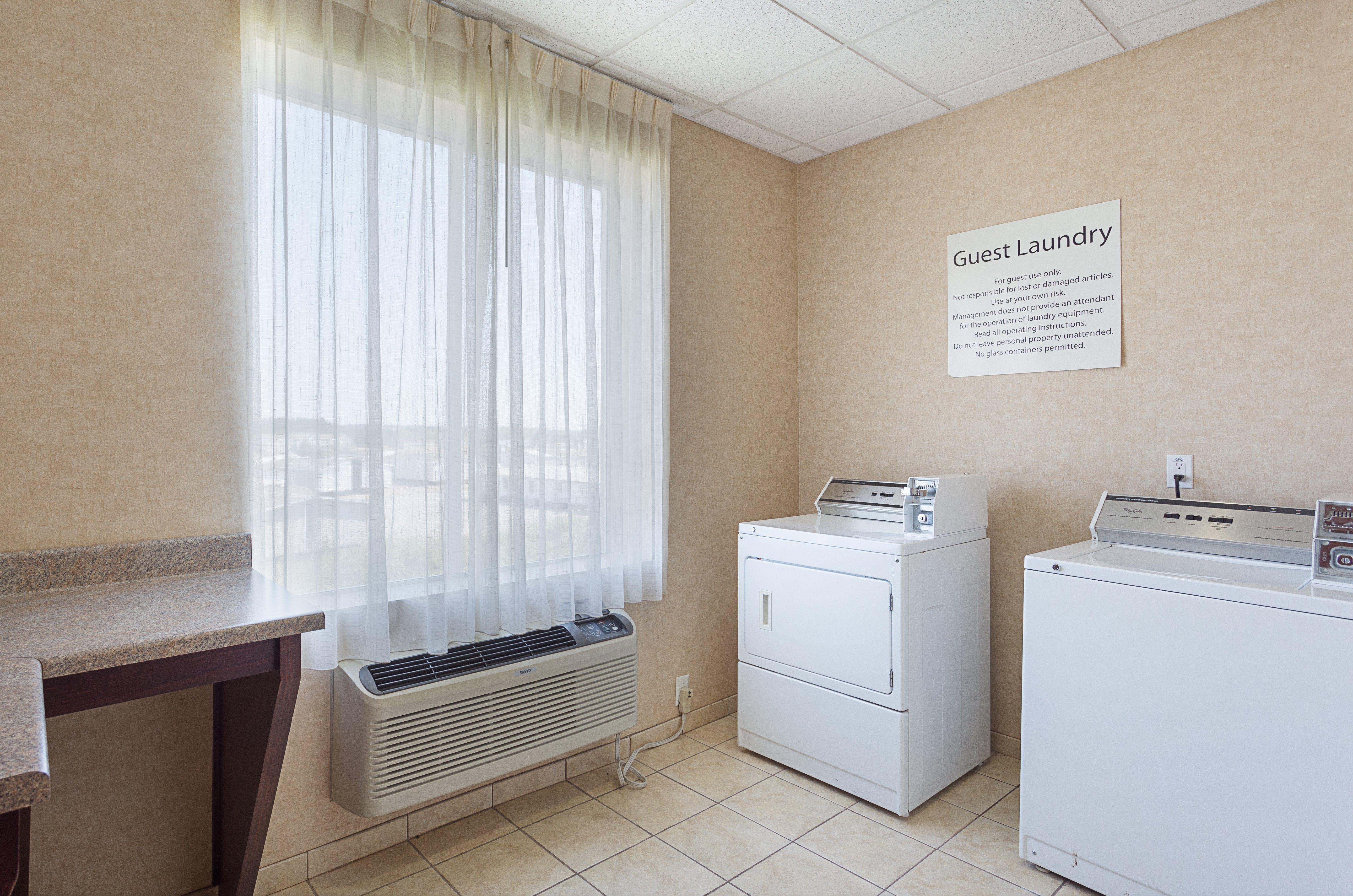 Holiday Inn Express Hotel & Suites Byram By Ihg Bagian luar foto