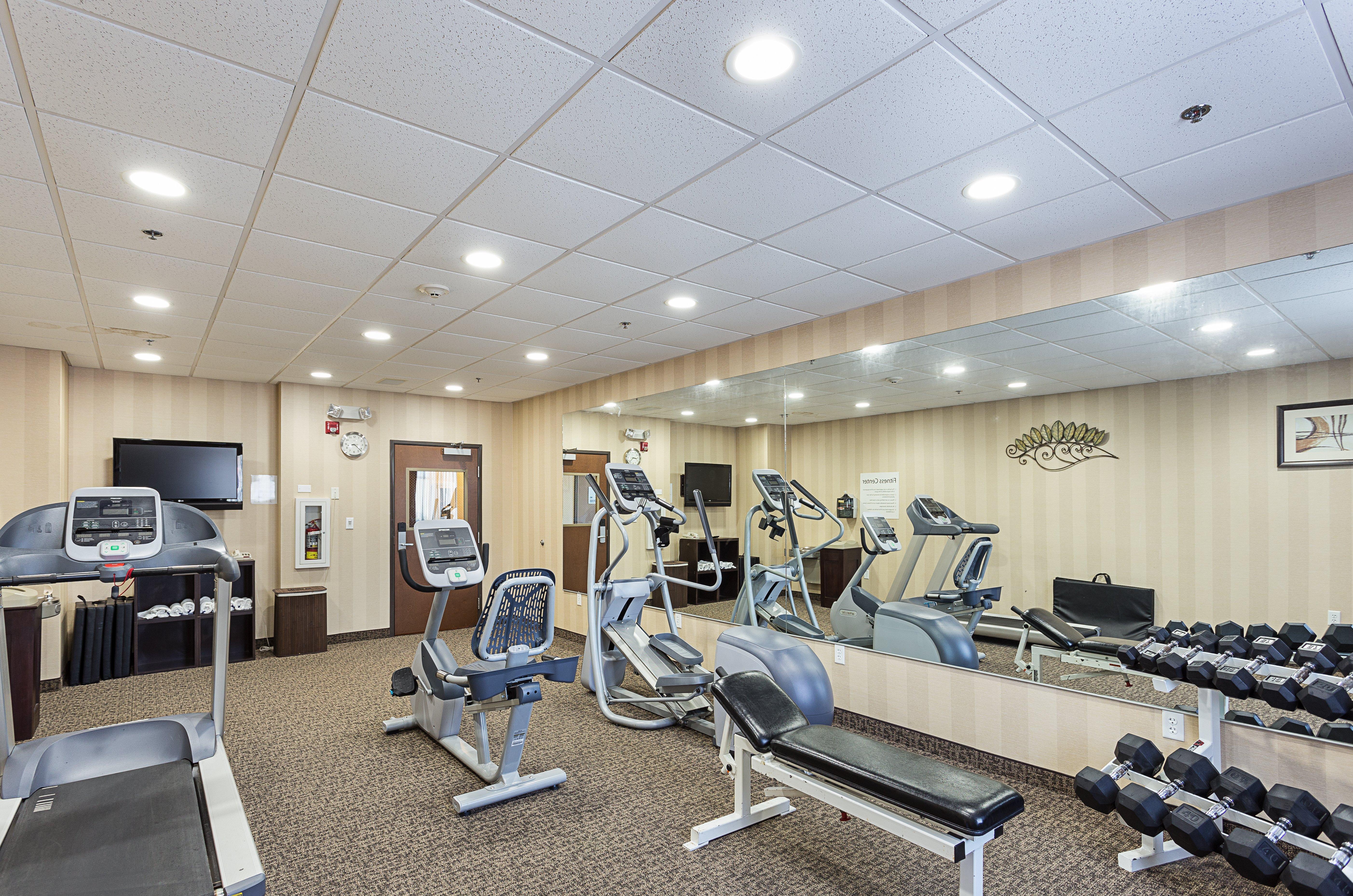 Holiday Inn Express Hotel & Suites Byram By Ihg Bagian luar foto