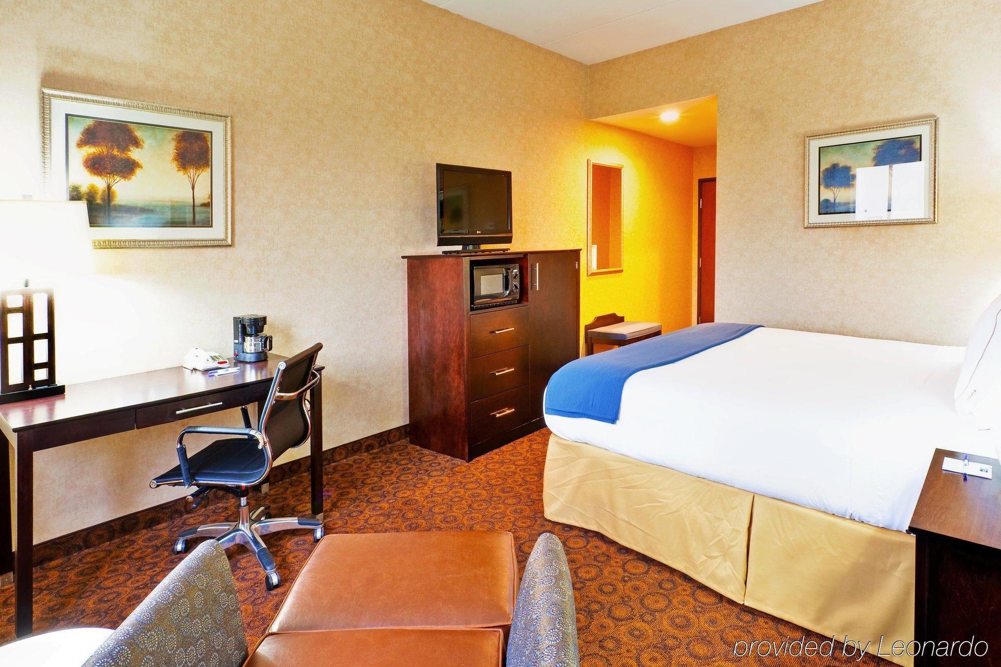 Holiday Inn Express Hotel & Suites Byram By Ihg Ruang foto