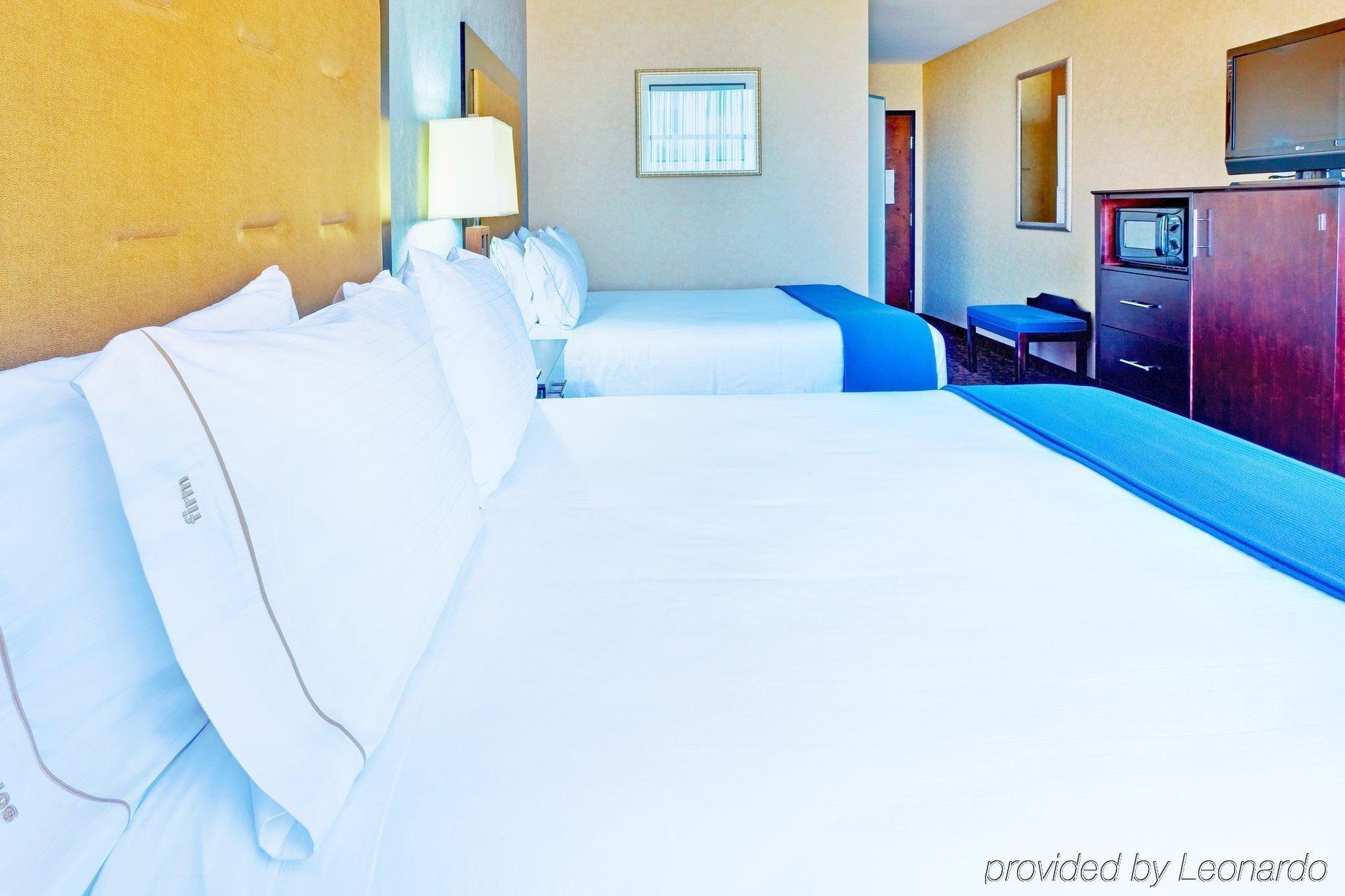 Holiday Inn Express Hotel & Suites Byram By Ihg Ruang foto