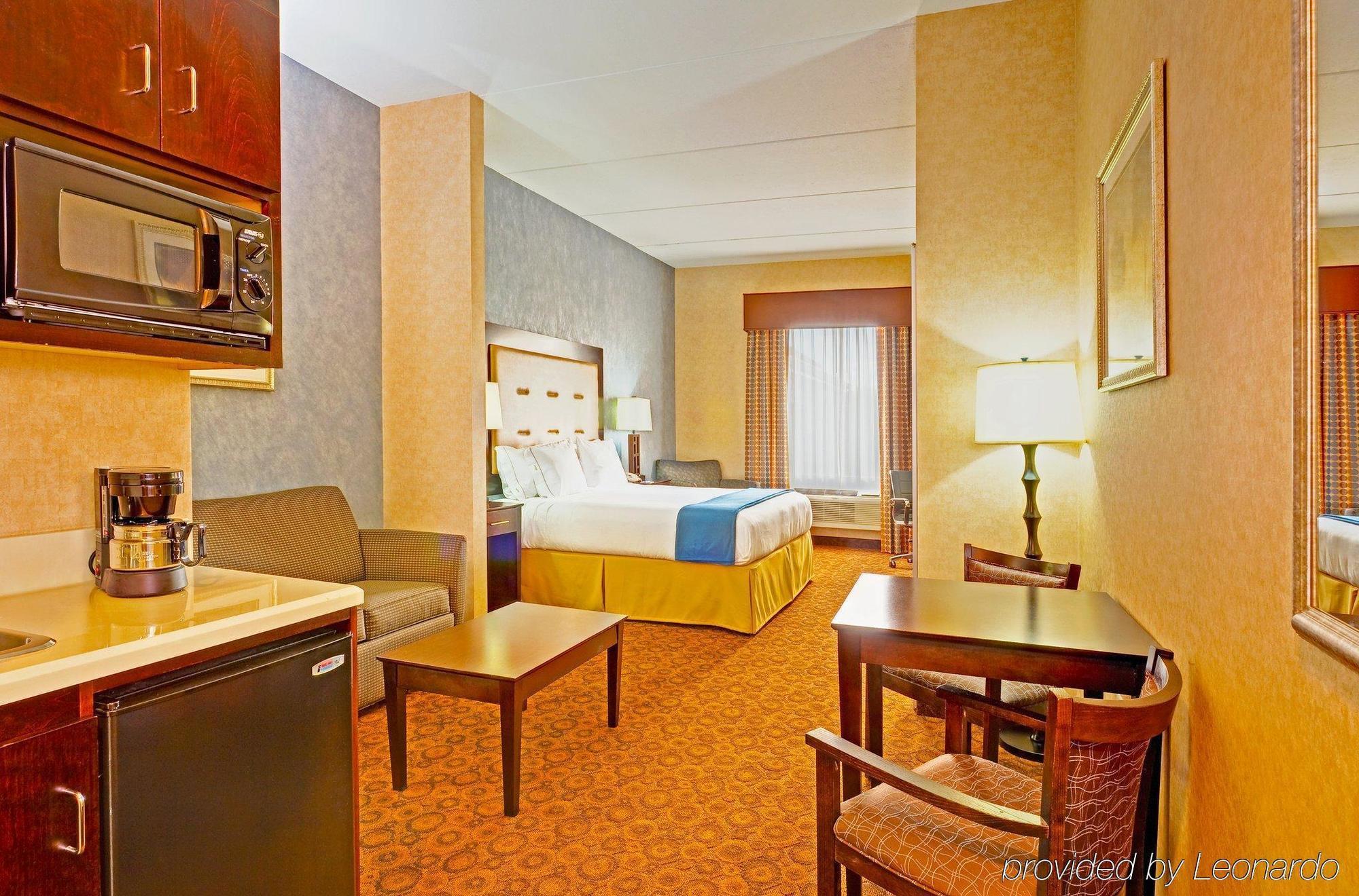 Holiday Inn Express Hotel & Suites Byram By Ihg Ruang foto