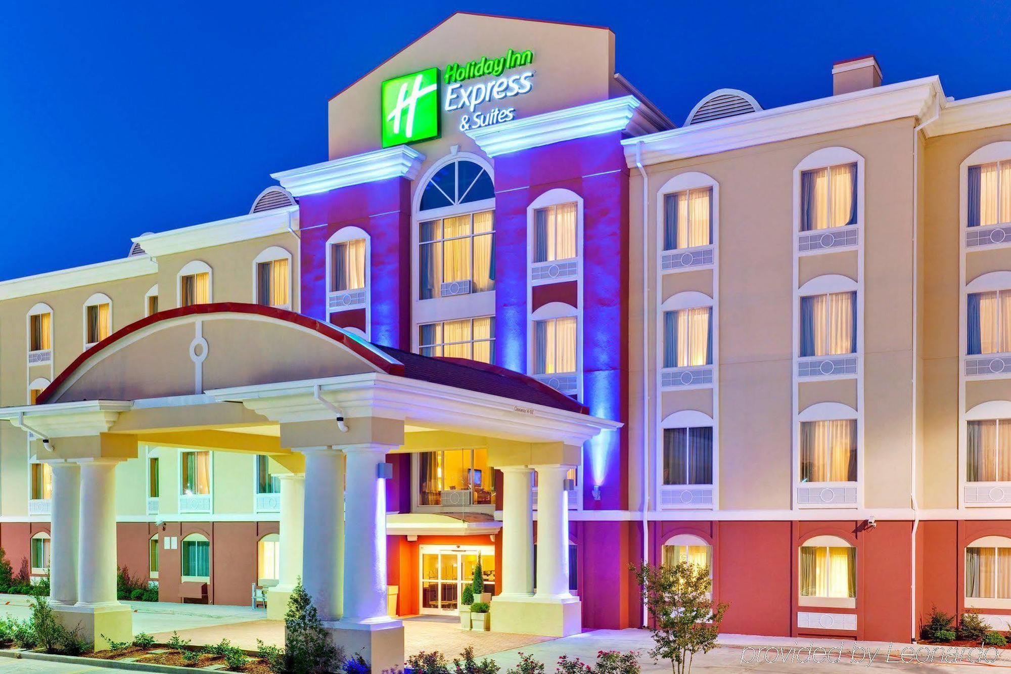 Holiday Inn Express Hotel & Suites Byram By Ihg Bagian luar foto