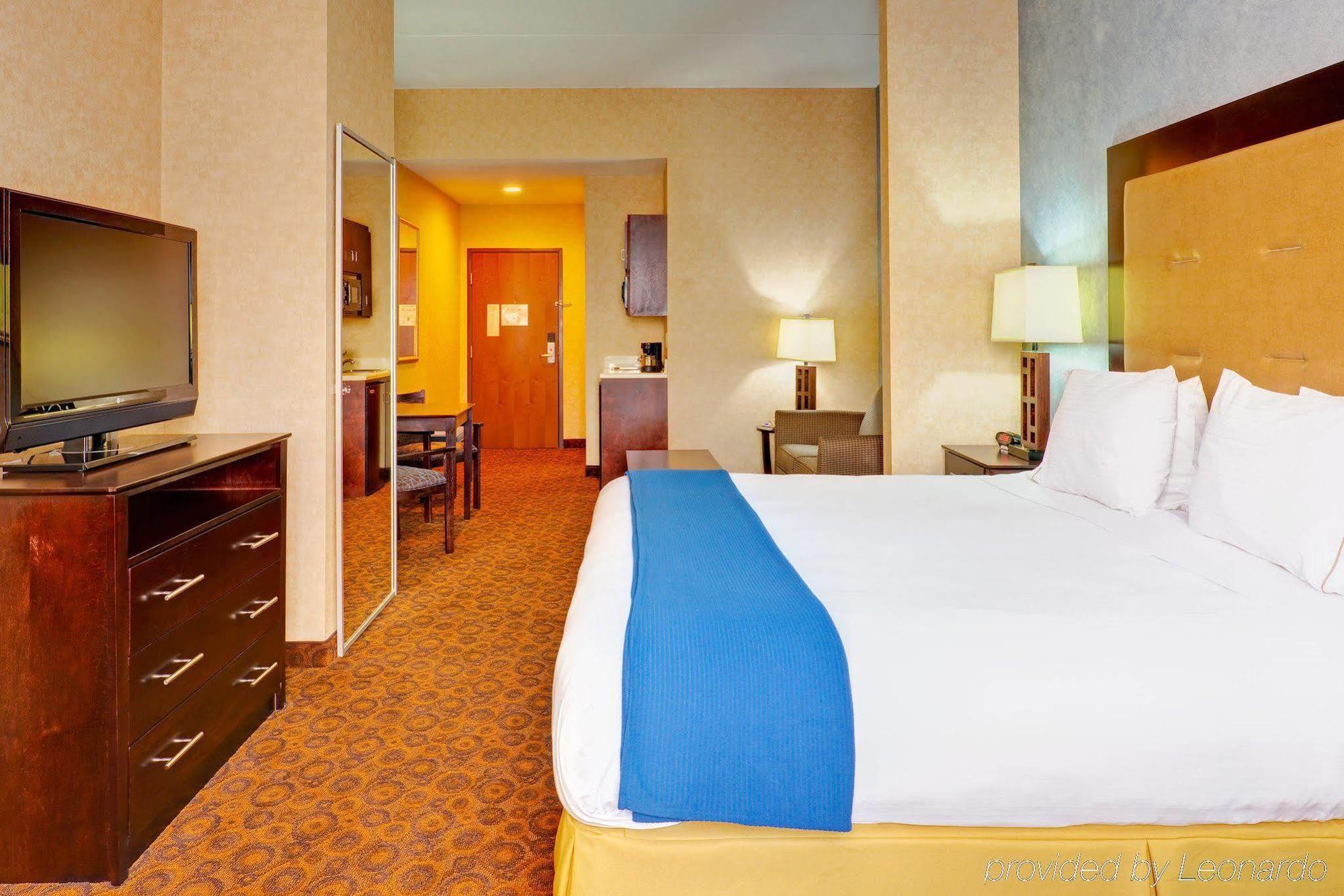 Holiday Inn Express Hotel & Suites Byram By Ihg Ruang foto