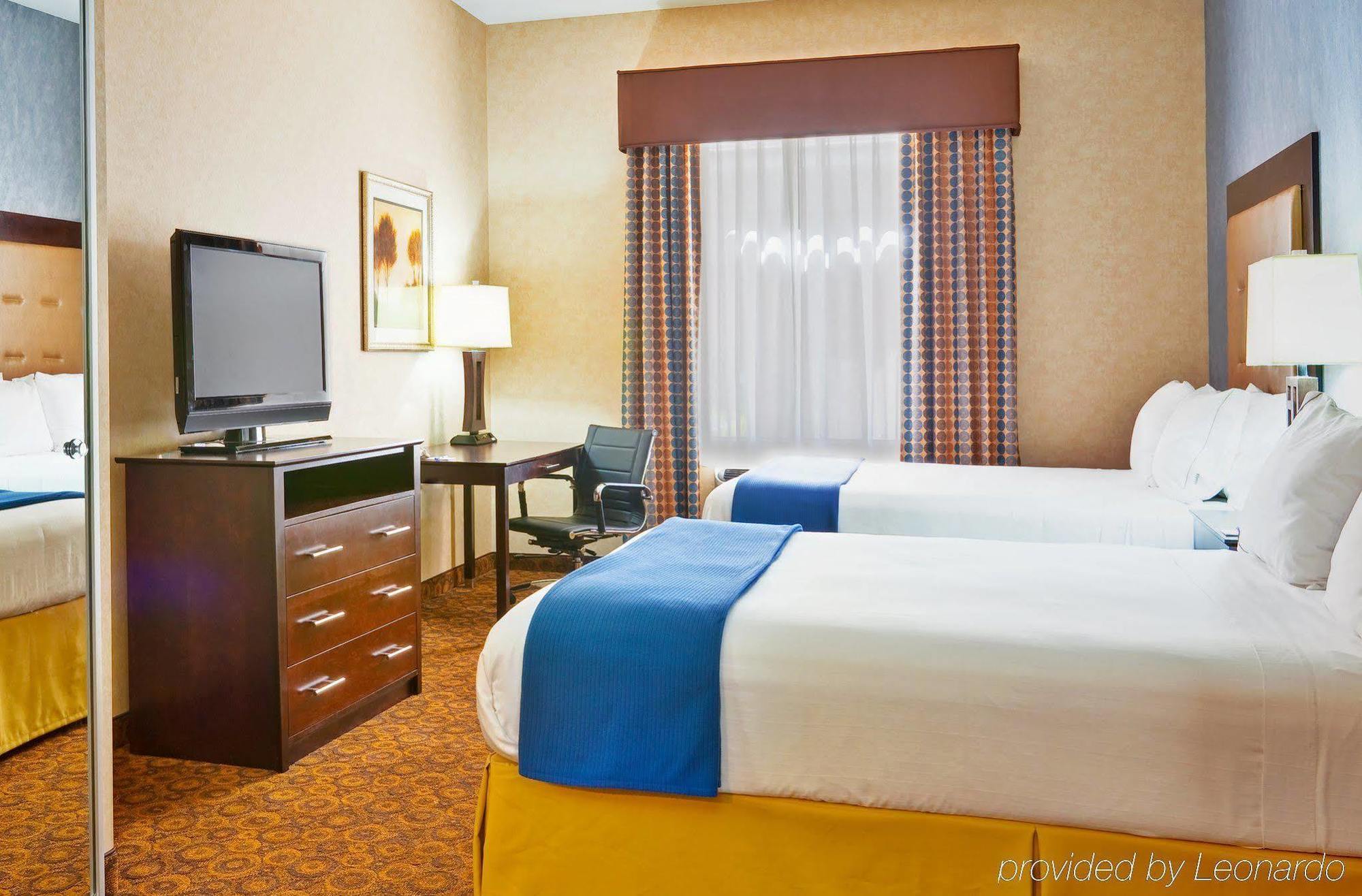 Holiday Inn Express Hotel & Suites Byram By Ihg Ruang foto
