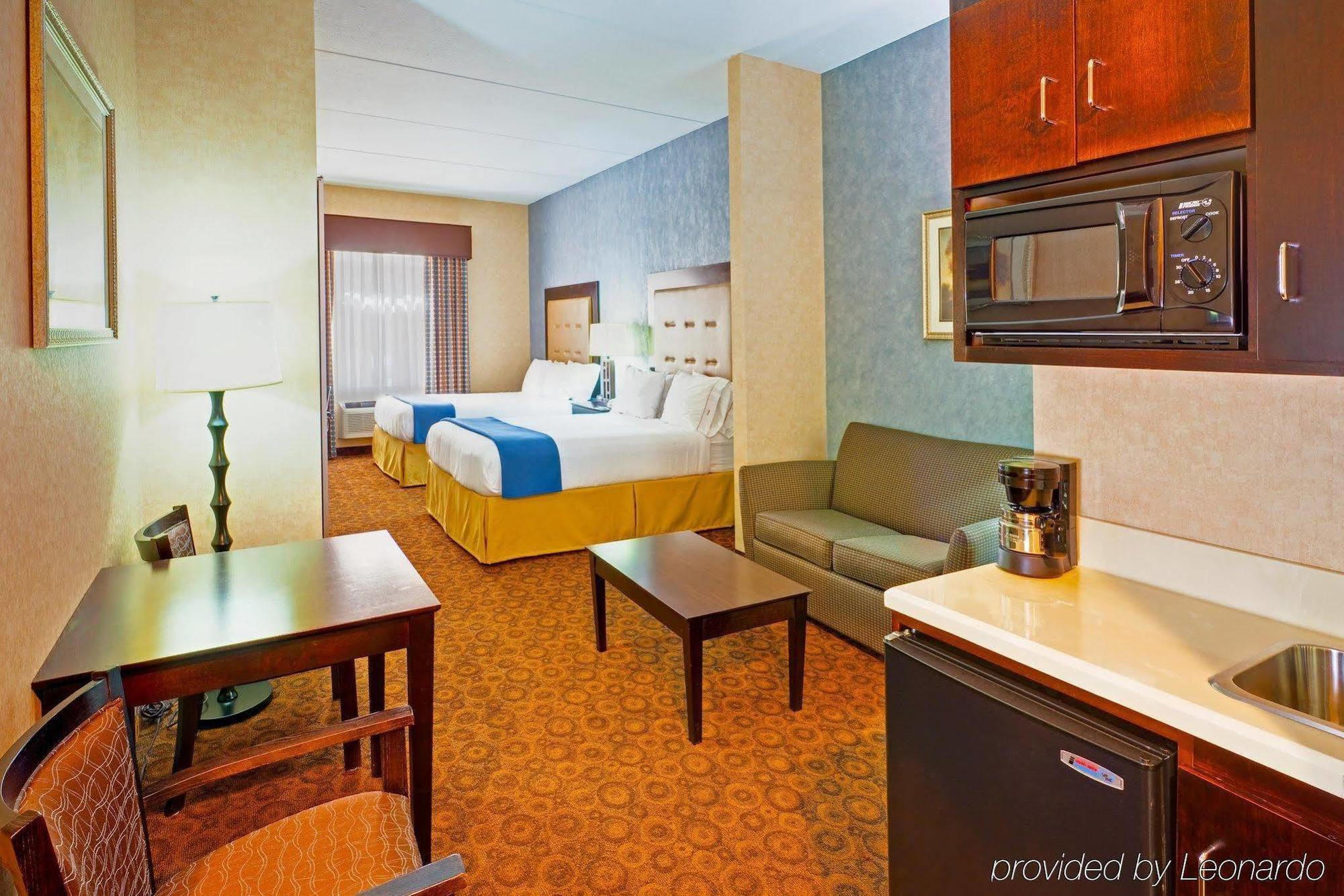 Holiday Inn Express Hotel & Suites Byram By Ihg Ruang foto