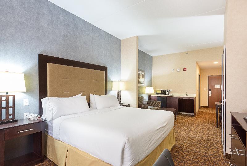 Holiday Inn Express Hotel & Suites Byram By Ihg Bagian luar foto