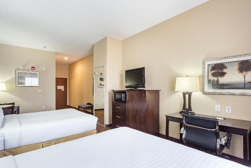 Holiday Inn Express Hotel & Suites Byram By Ihg Bagian luar foto